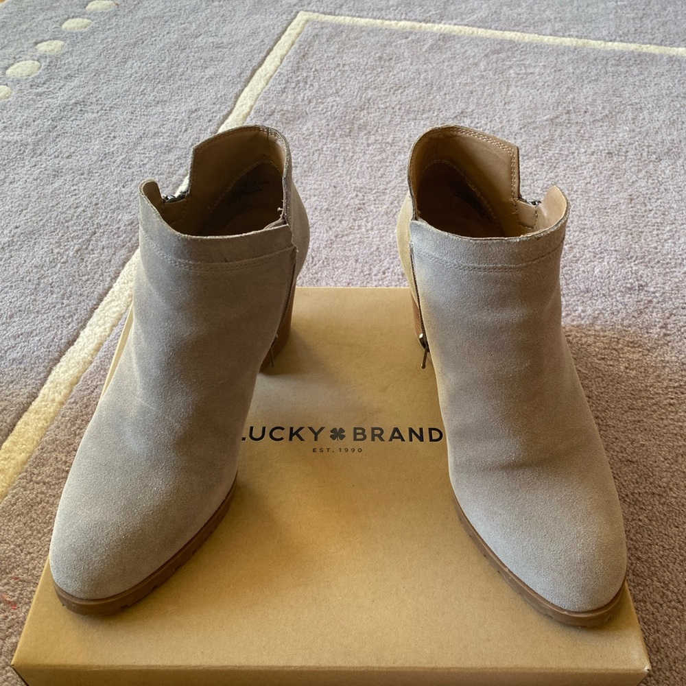 Lucky Brand Womens Noryn Driftwood Suede Ankle Boots heeled Booties